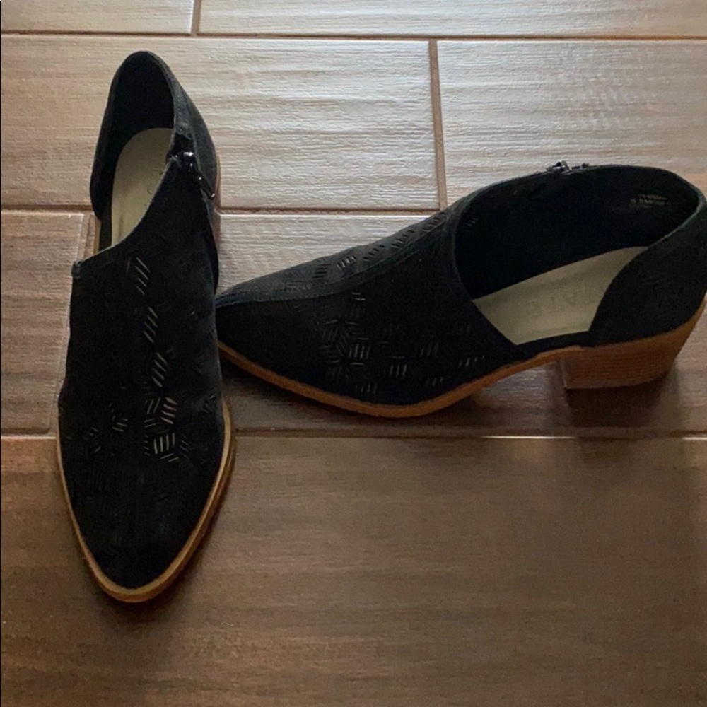 1.State Idoah Cutout Black Suede Leather Booties